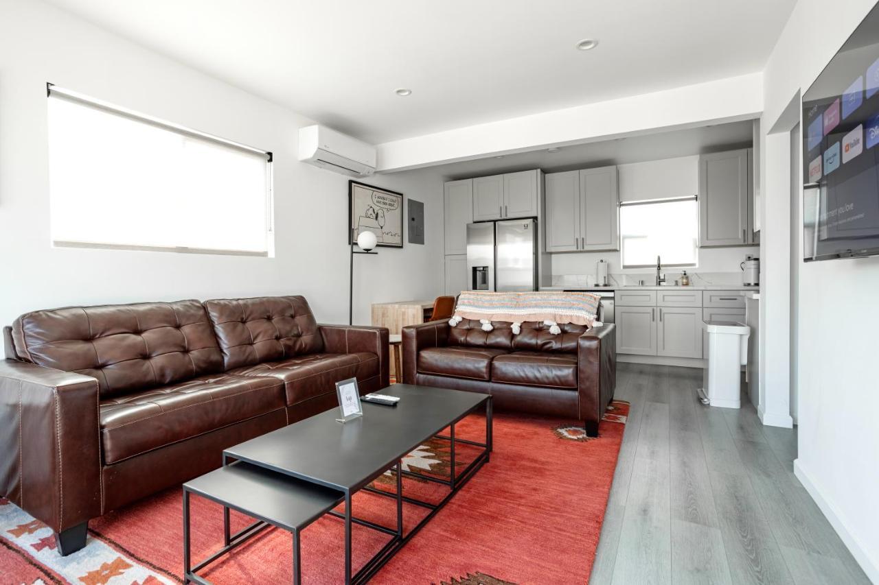 Newly Renovated Bungalow W Free Parking 4min From Sofi, 8min From Airport Los Angeles