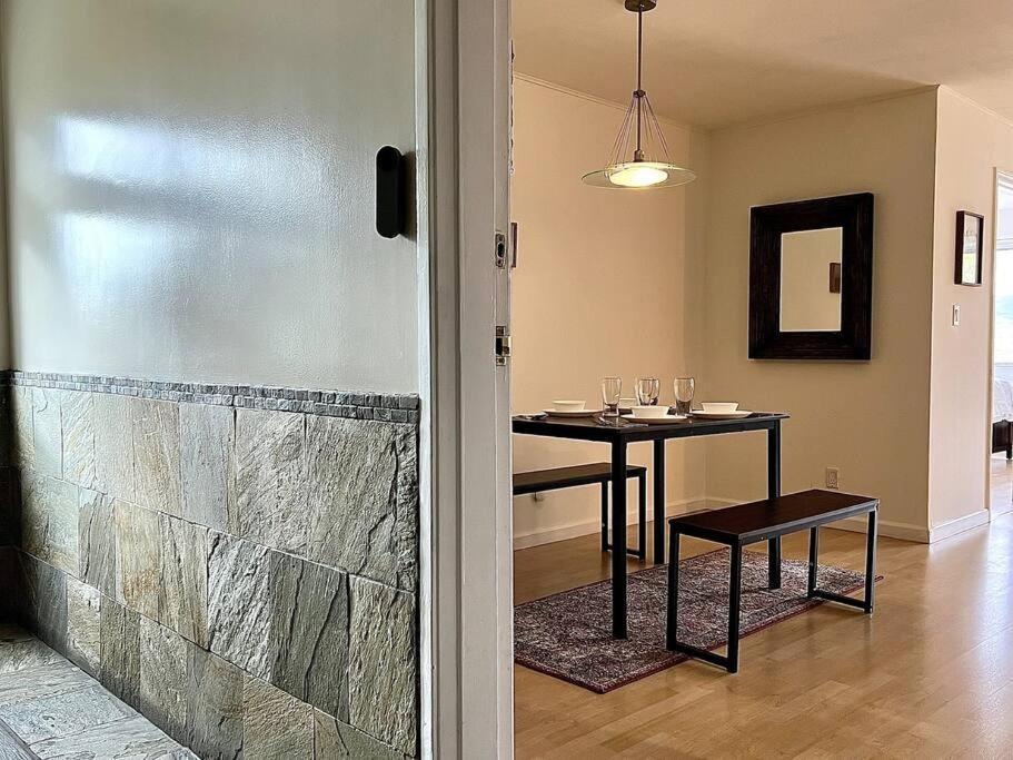 Spacious 2 Master Bedroom In Canoga Park Los Angeles