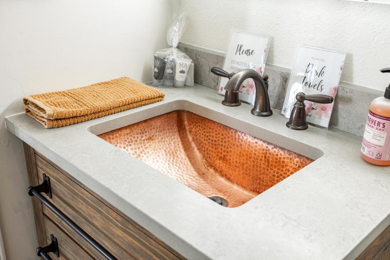 Trendy 1bd 1bth Hideaway 4 Min From Sofi Los Angeles