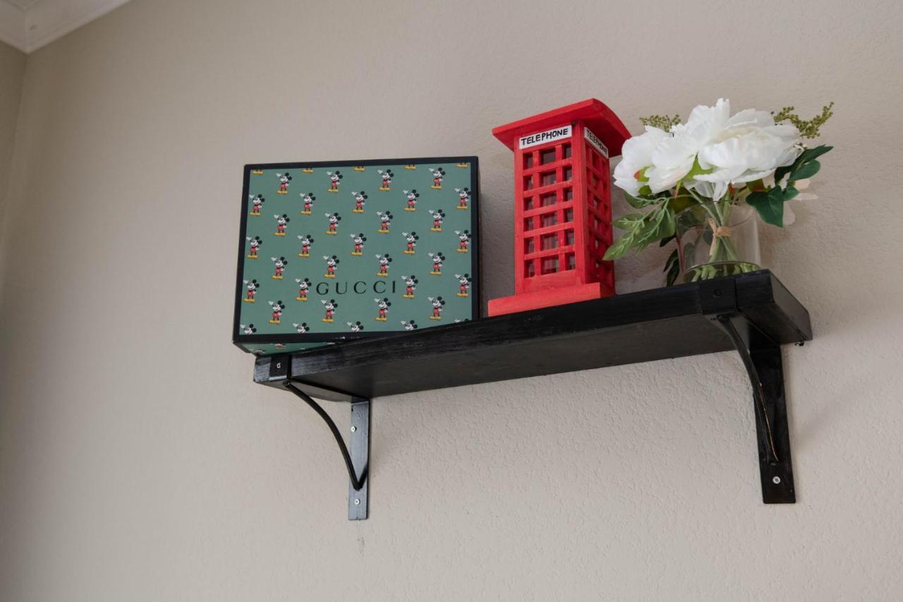 Gucci Mickey And Maxico Lofts Free Parking And Wifi Apartment *