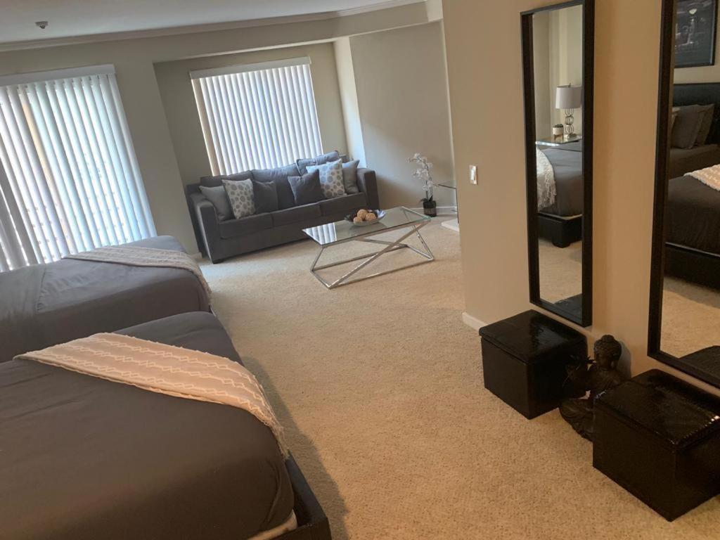 Apartment Hollywood Loft Spectacular Free Parking