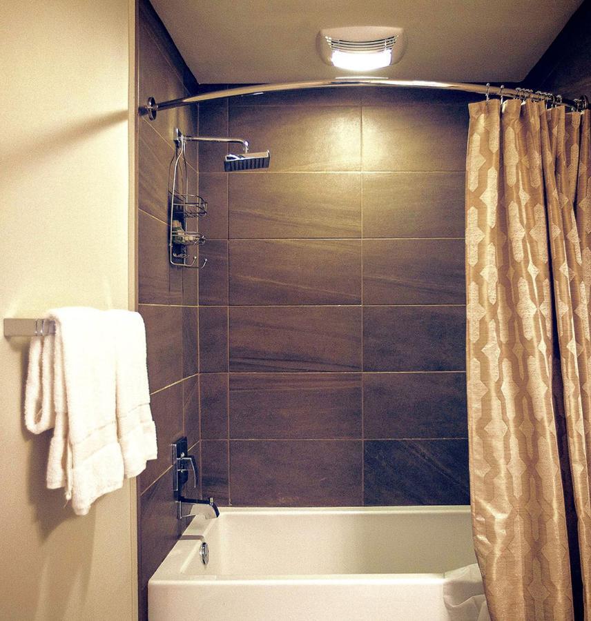 2 Bedroom 2 Bathroom Masterpiece With Pool Los Angeles