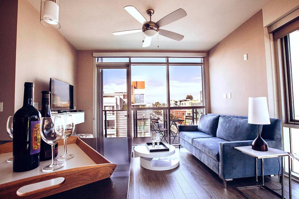 2 Bedroom 2 Bathroom Masterpiece With Pool * Los Angeles