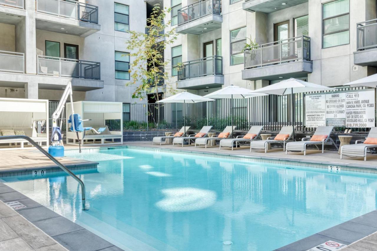 Woodland Hills 1br W Pool Gym Nr Warner Center Lax-664 *