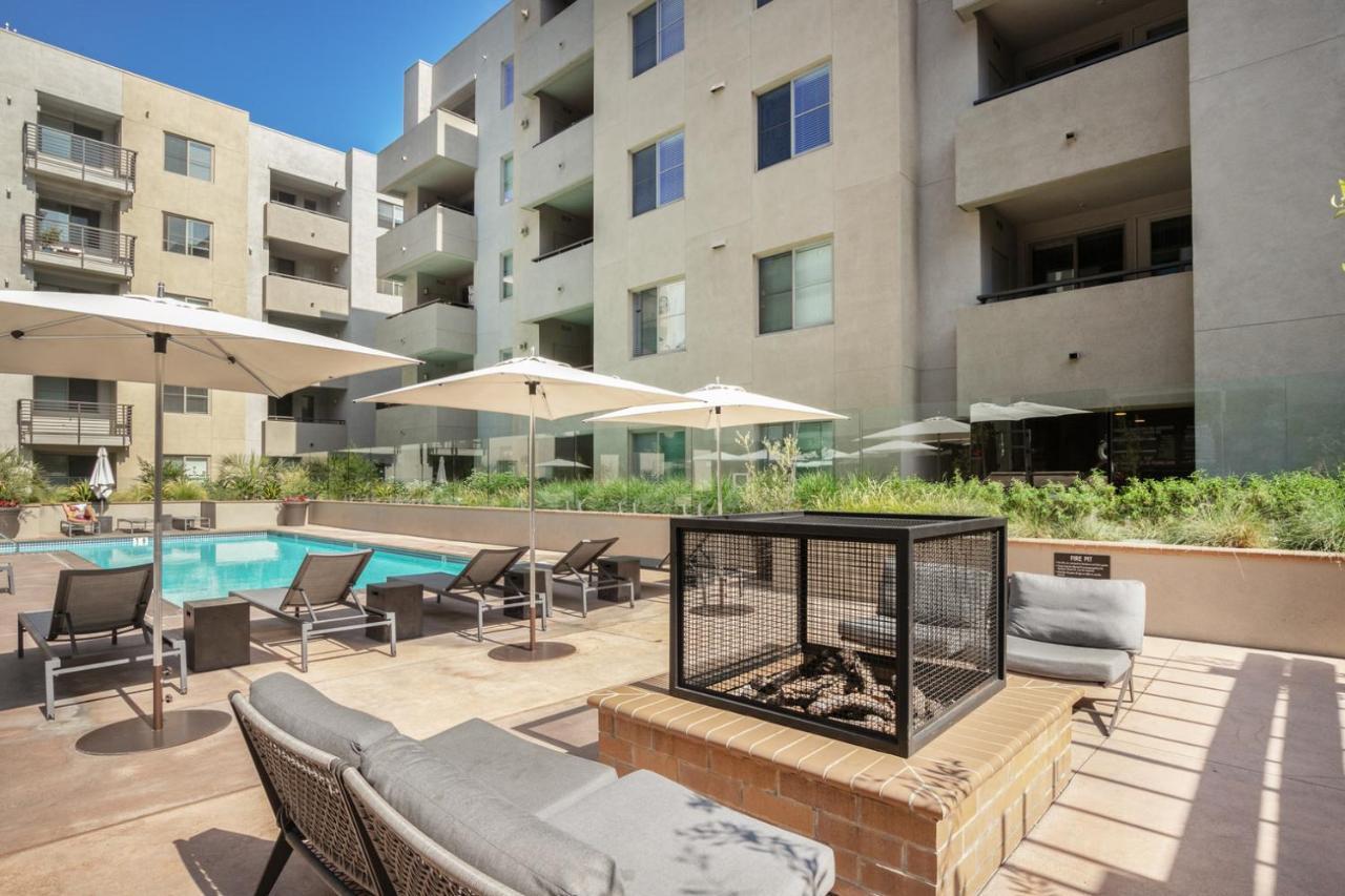 Hollywood 2br W Gym Pool Nr Sunset Blvd Lax-200 *