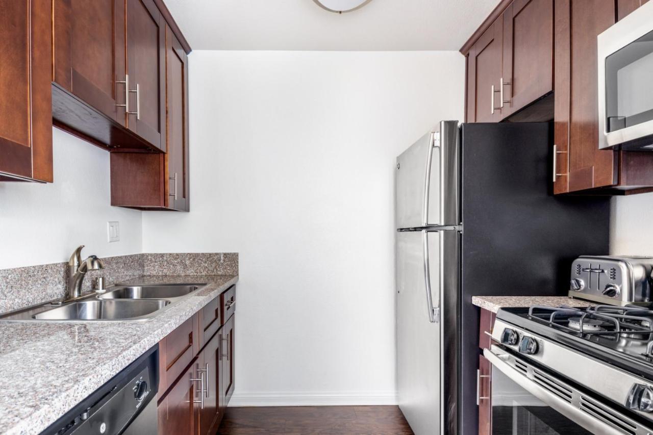 W Hollywood 1br W Gym Bbq Nr Nightlife Lax-449 Apartment *