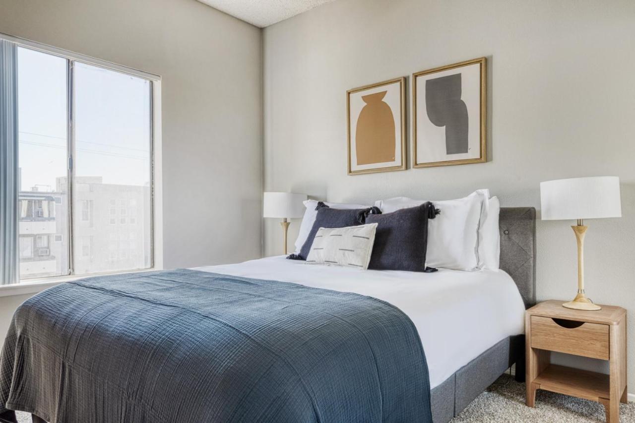 N Hollywood 2br W Gym Pool Nr Tj Shops Lax-591 Apartment