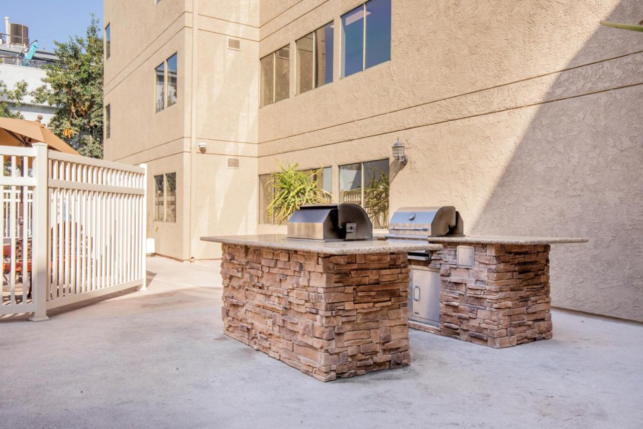 N Hollywood 2br W Gym Pool Nr Tj Shops Lax-591 Apartment Los Angeles
