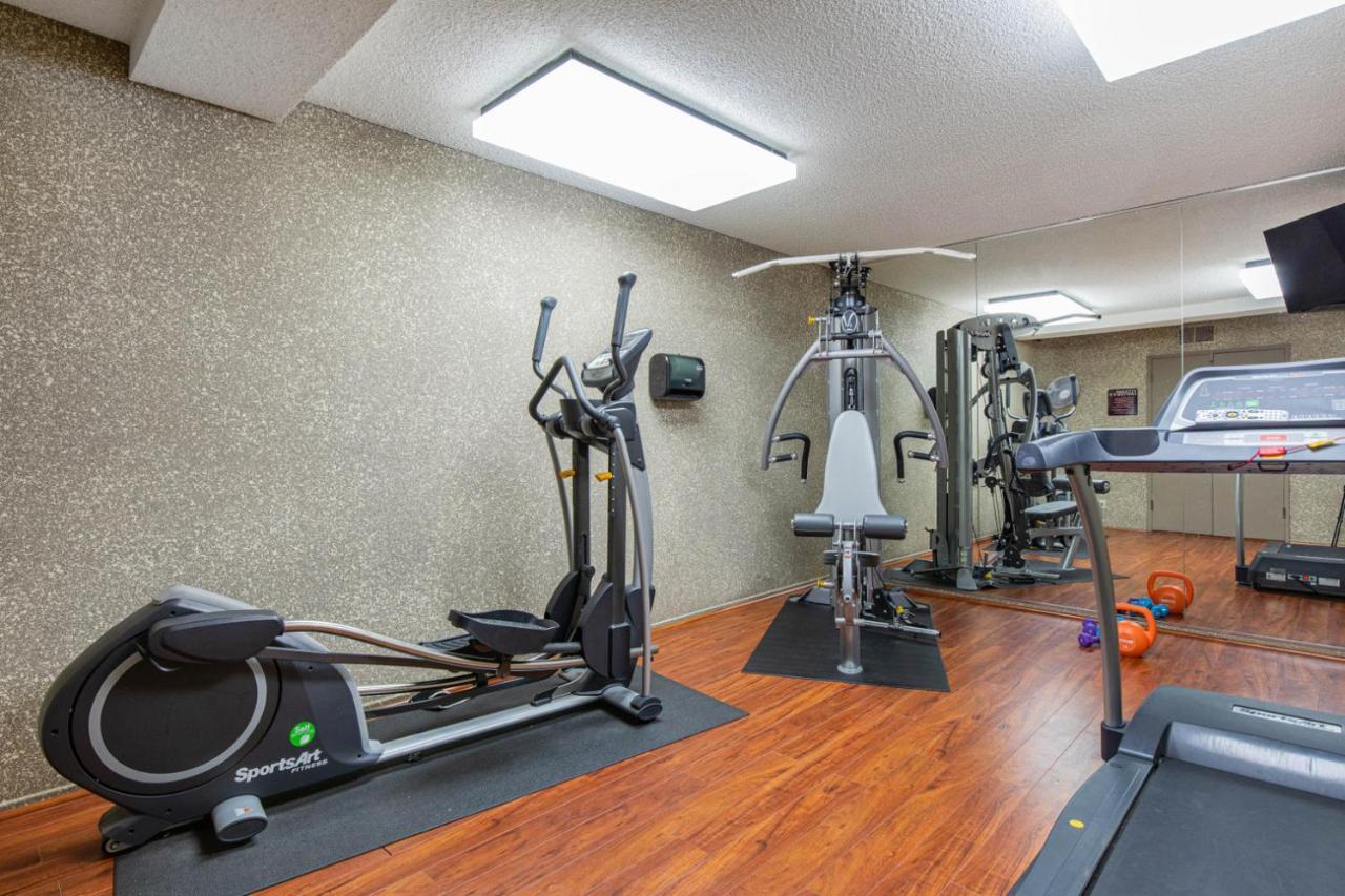N Hollywood 2br W Gym Pool Nr Tj Shops Lax-591 *