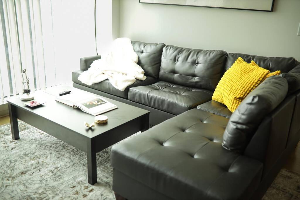 Apartment Beautiful High Rise In Sunny La *