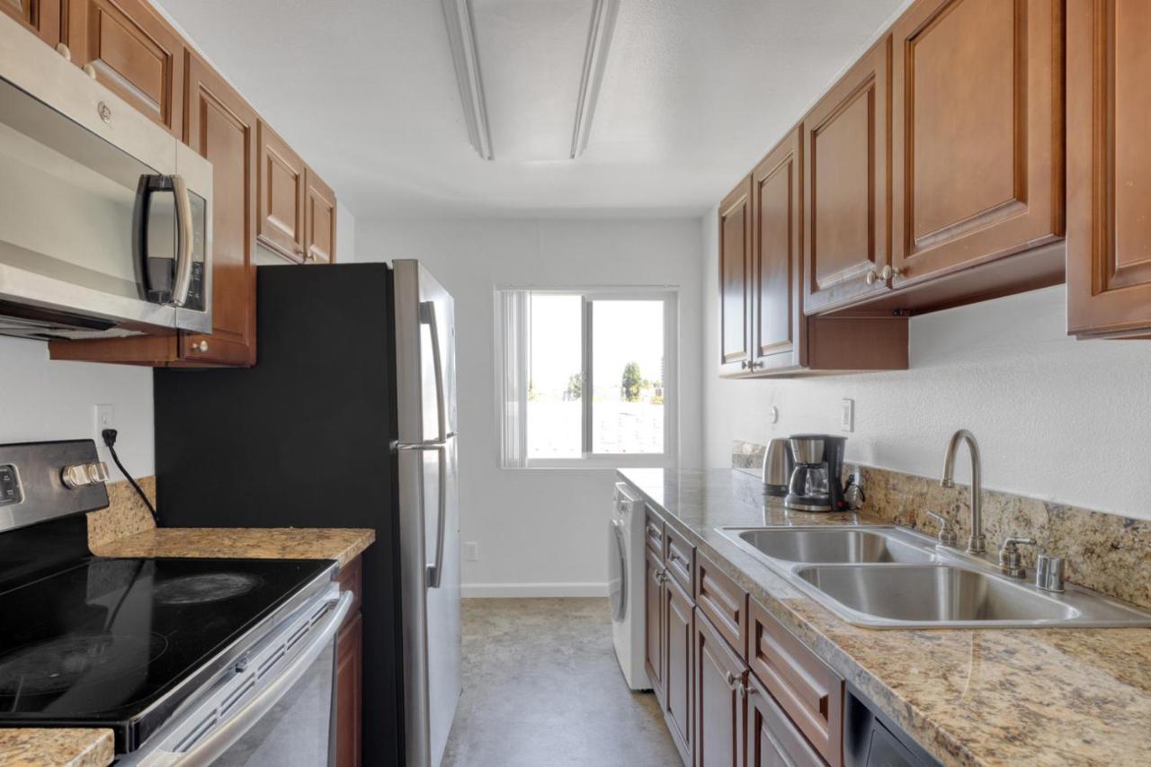Woodland Hills 2br W Pool Gym Nr Warner Center Lax-699