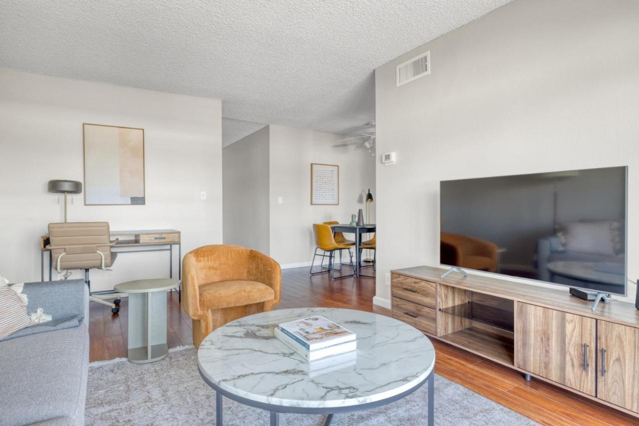Apartment Woodland Hills 2br W Pool Gym Nr Warner Center Lax-699 Los Angeles