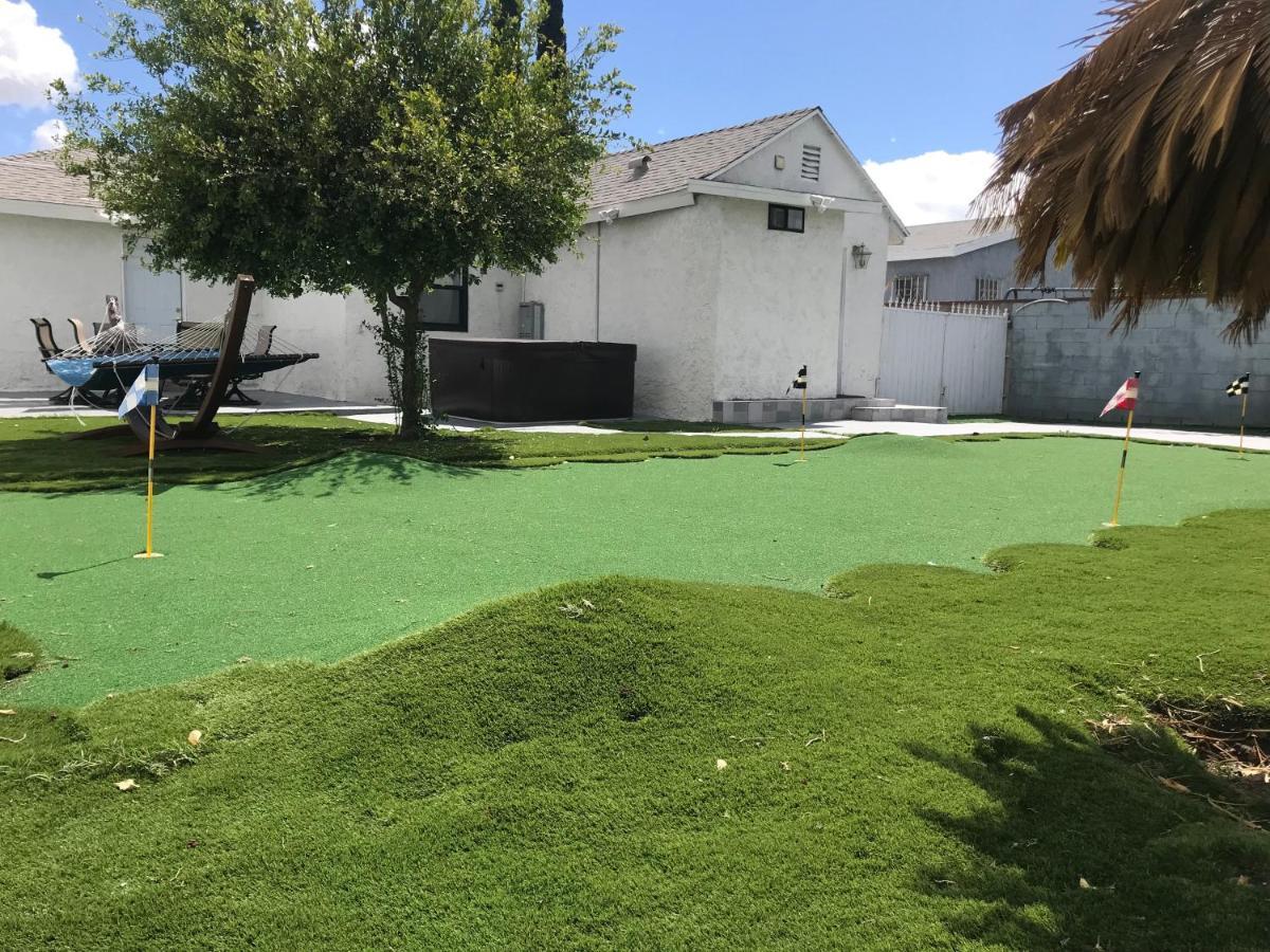 Entire 3 Bedroom With Golf Putting & Hot Apartment *
