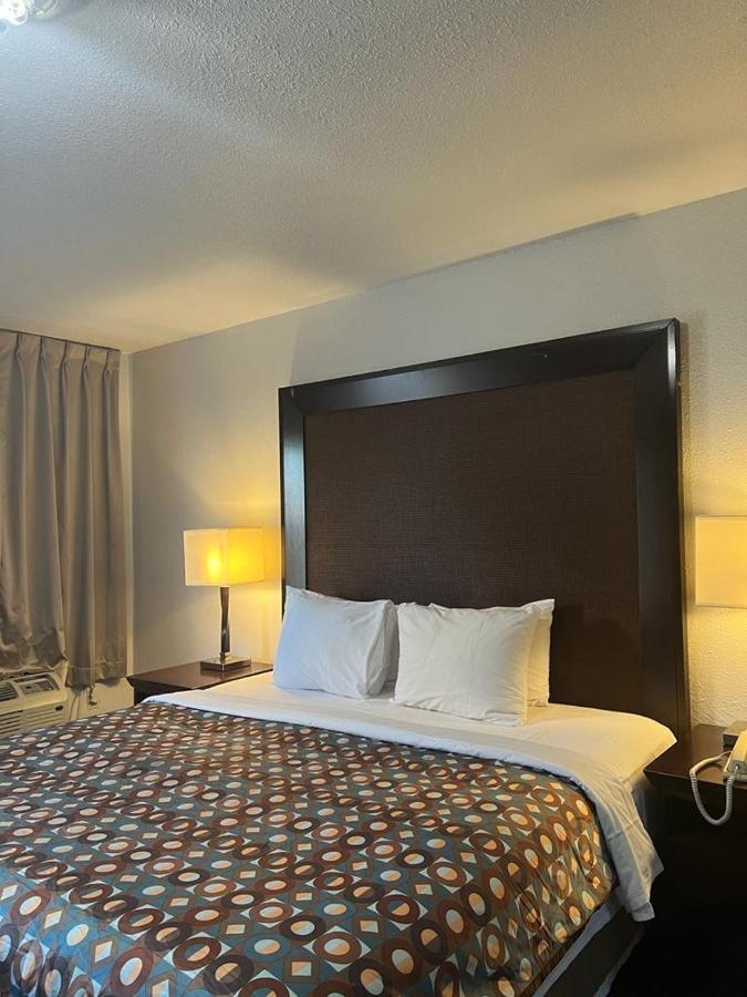 Goldstar Motel *