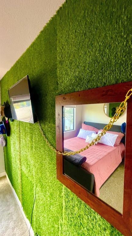 Casa Anthony - Stylish, Fun Located In The Heart Of Hollywood Apartment *