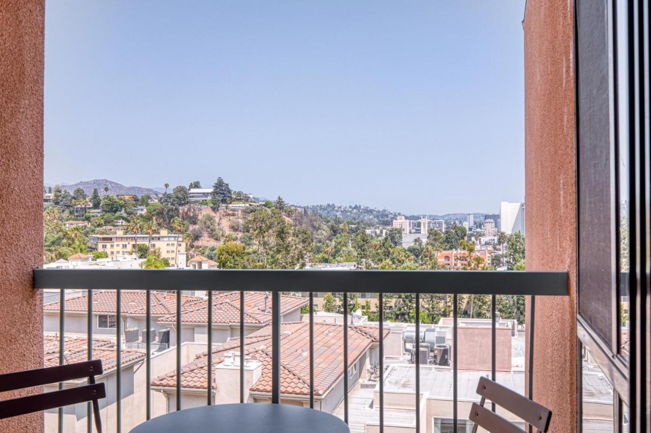 Hollywood 1br W Pool Nr Metro Restaurants Lax-510 Apartment
