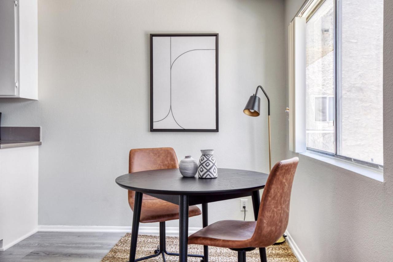 Fairfax 1br W Pool Nr Wf Tj Melrose Shopping Lax-492