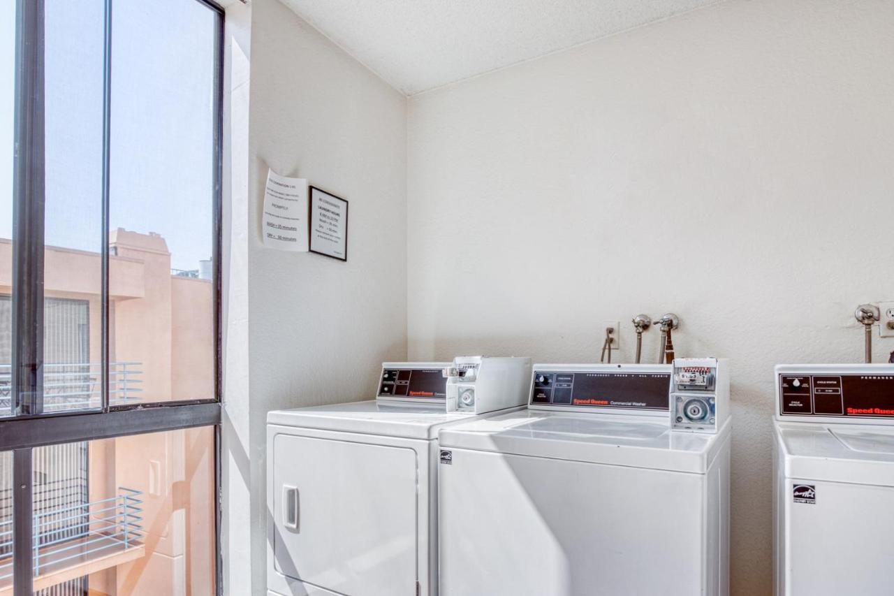 Hollywood 1br W Pool Nr Metro Restaurants Lax-510 Apartment