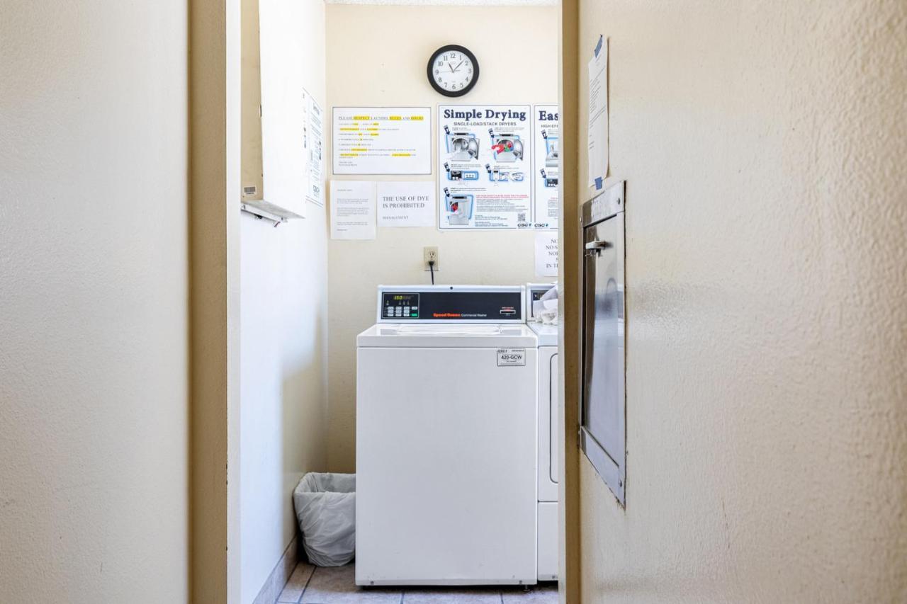 Fairfax 1br W Pool Nr Wf Tj Melrose Shopping Lax-492 Apartment