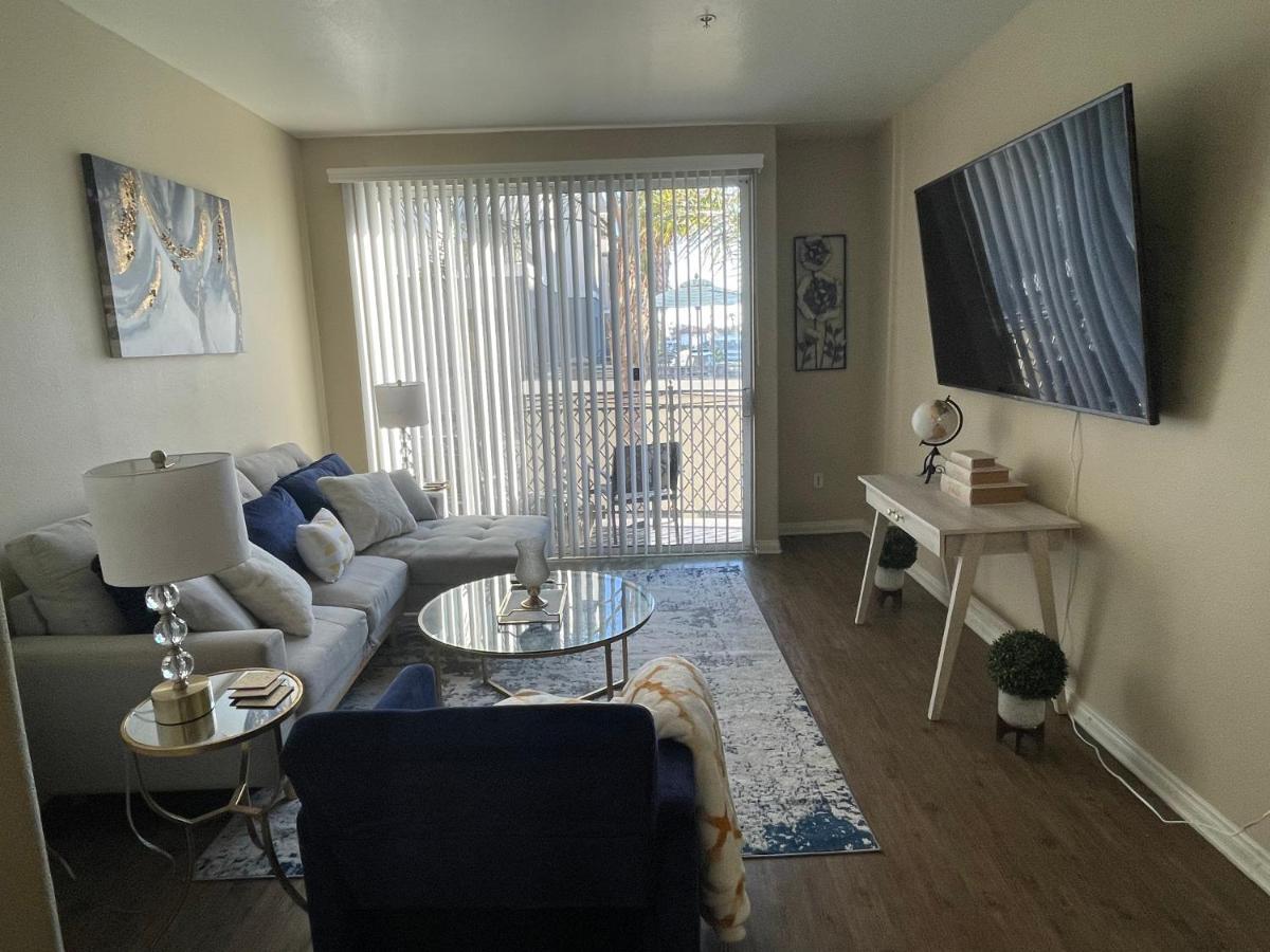Aqua Marina Del Rey/2 Bedroom