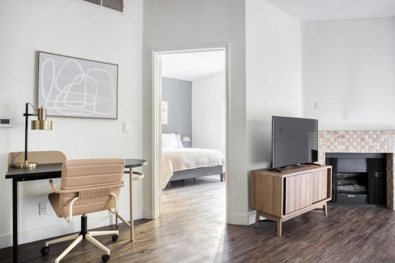 Apartment Hollywood 1br W Gym Pool Nr Sunset Lax-55 Los Angeles