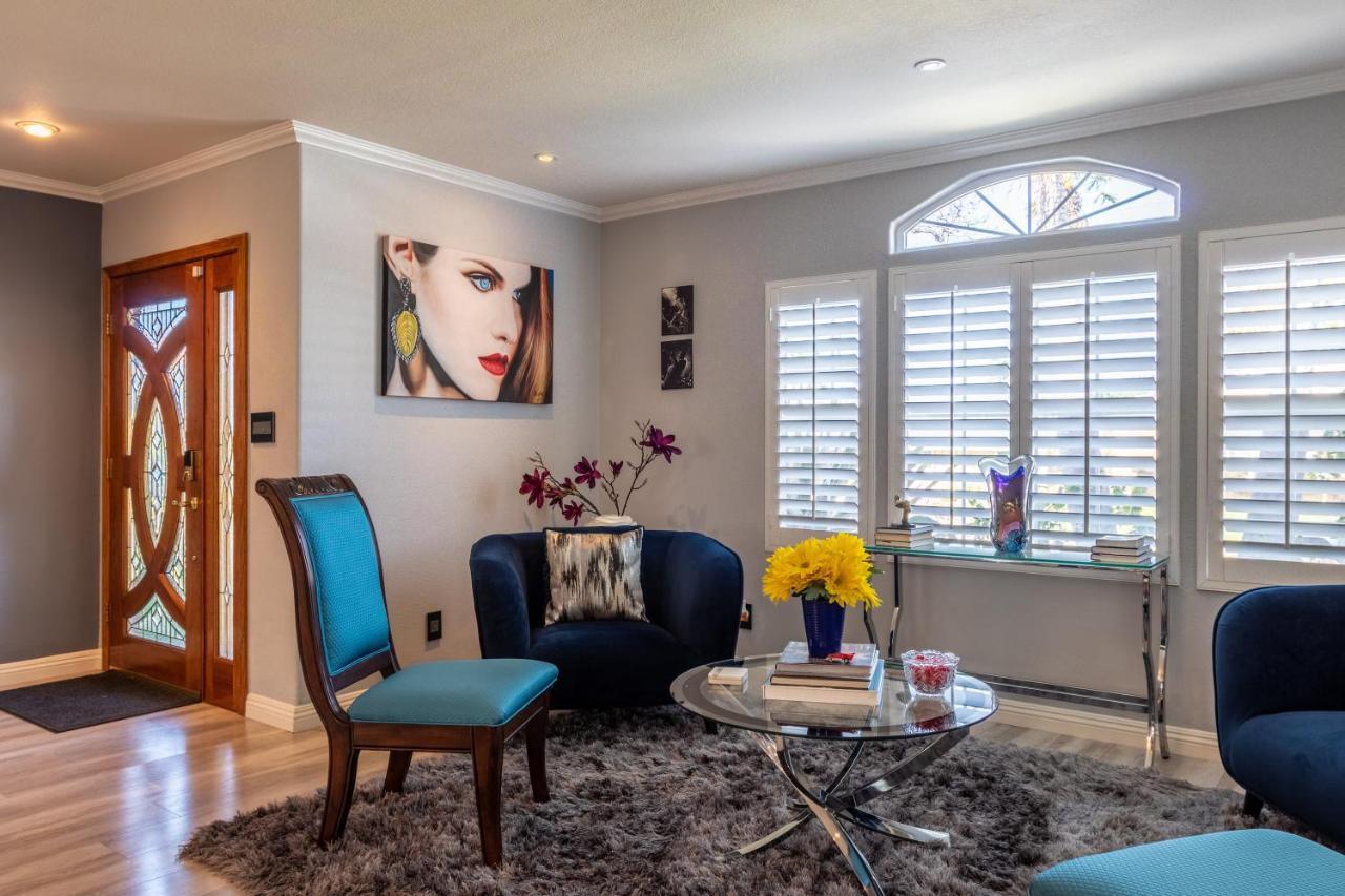 Stunning, Quiet Pvt Luxe Home! King Bed, Jacuzzi, Fire Pit, Bbq! Beautiful! Los Angeles