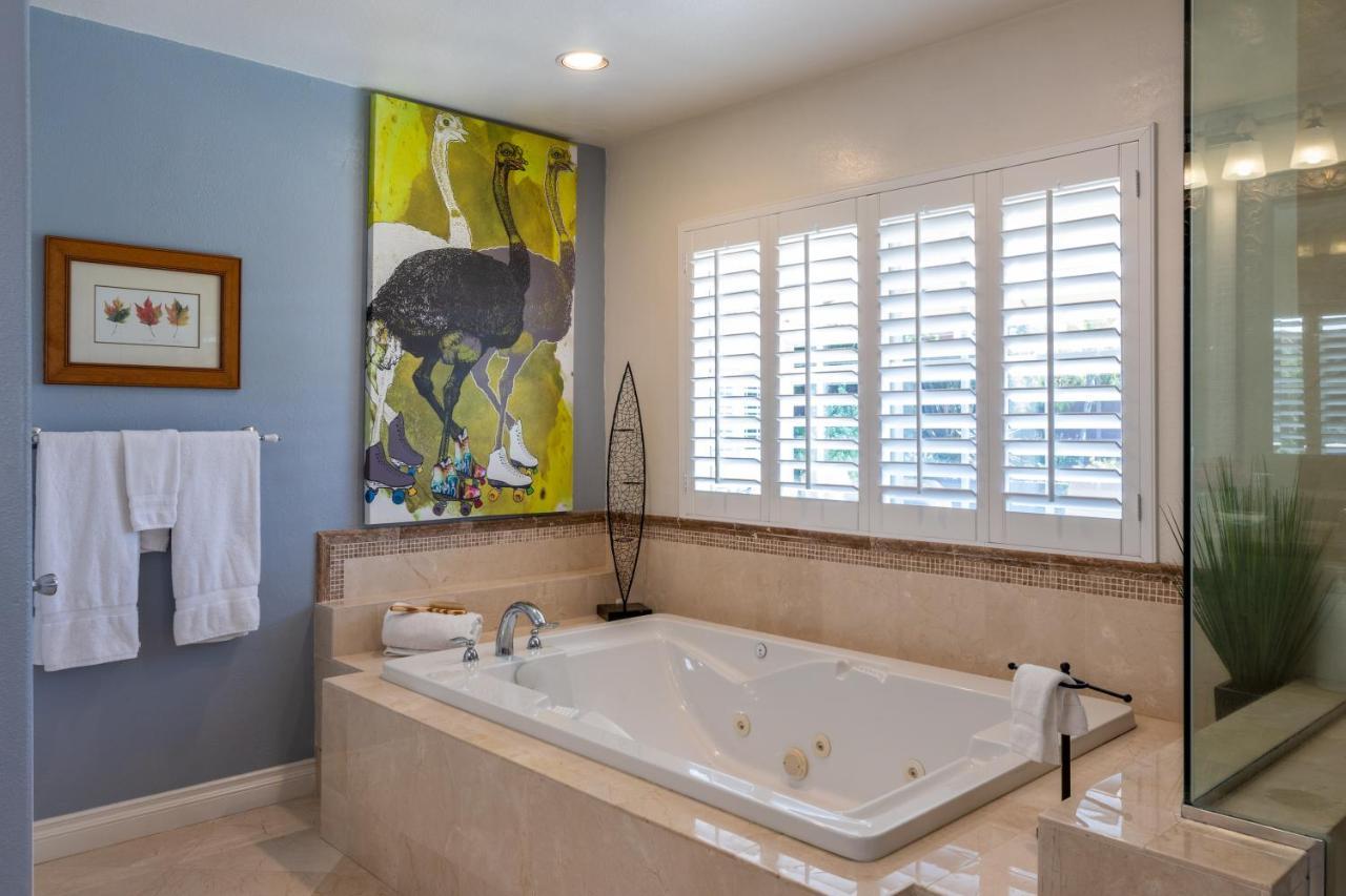 Stunning, Quiet Pvt Luxe Home! King Bed, Jacuzzi, Fire Pit, Bbq! Beautiful! Los Angeles