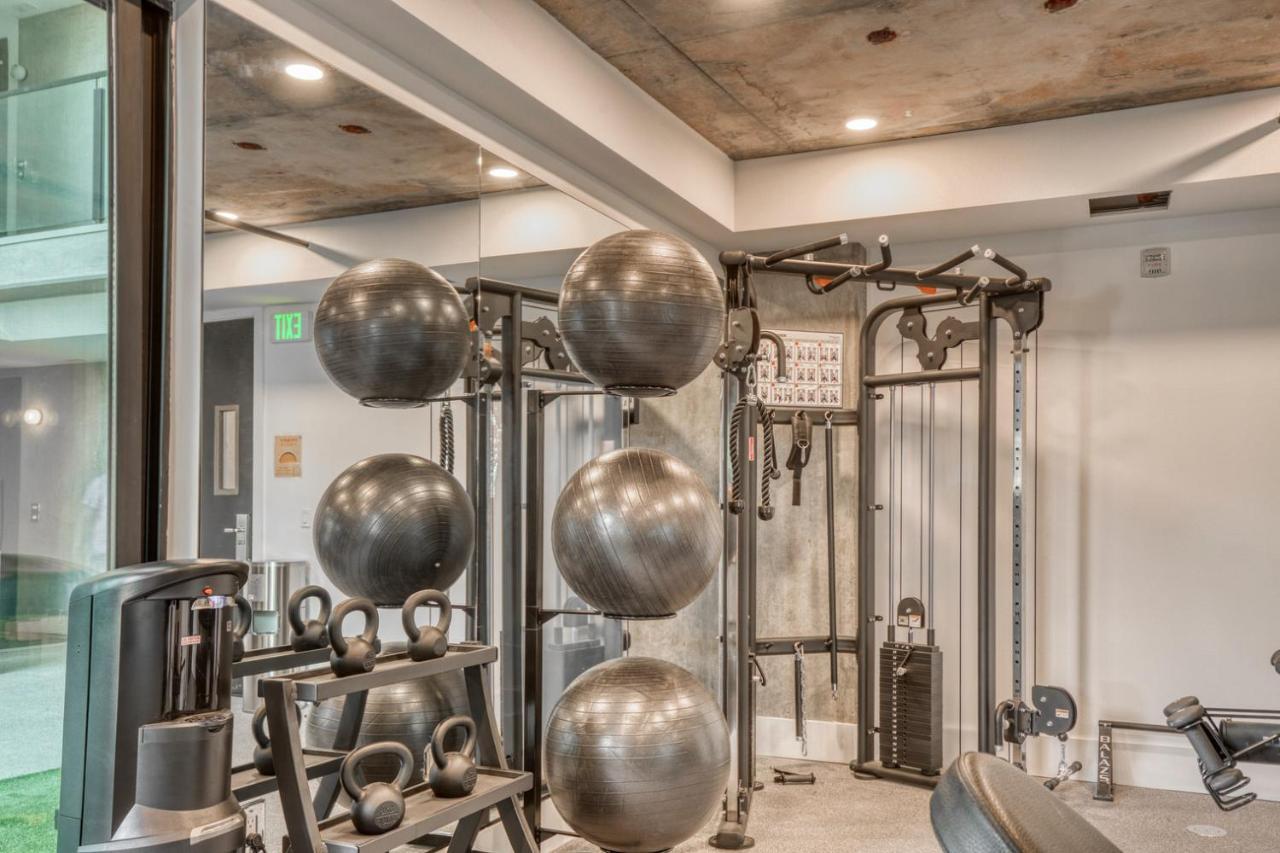Culver 1br W Pool Gym Wd Nr Bars Lax-934 Los Angeles