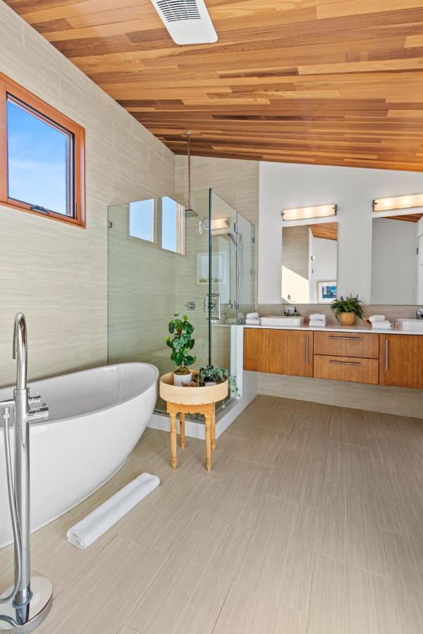 The Broadway Villa *
