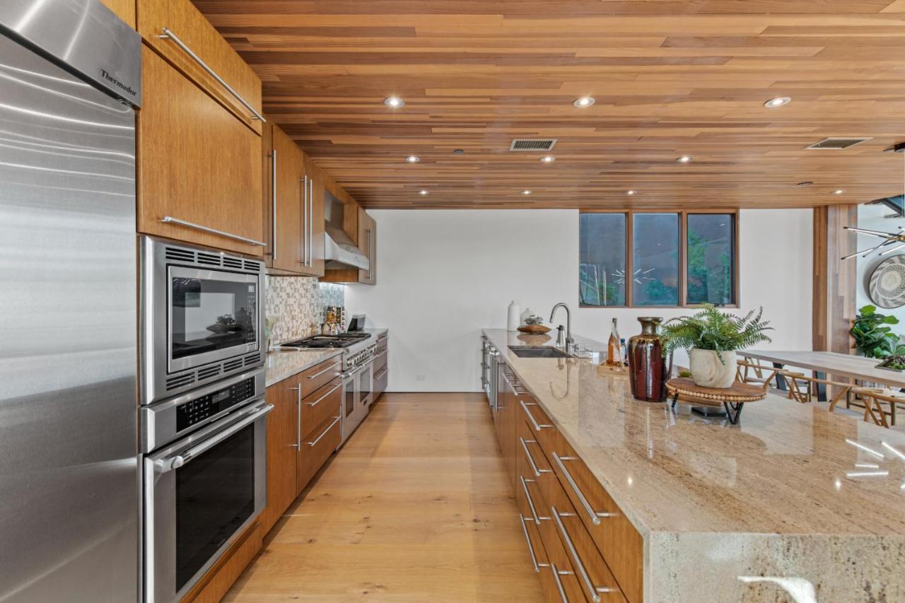 The Broadway Villa *
