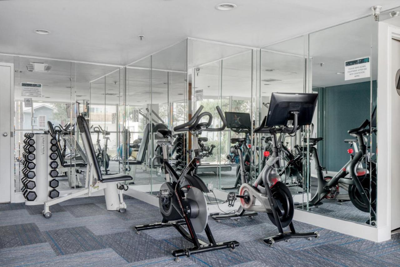 Hollywood W Pool Gym Nr Melrose Shops Lax-1004 Los Angeles