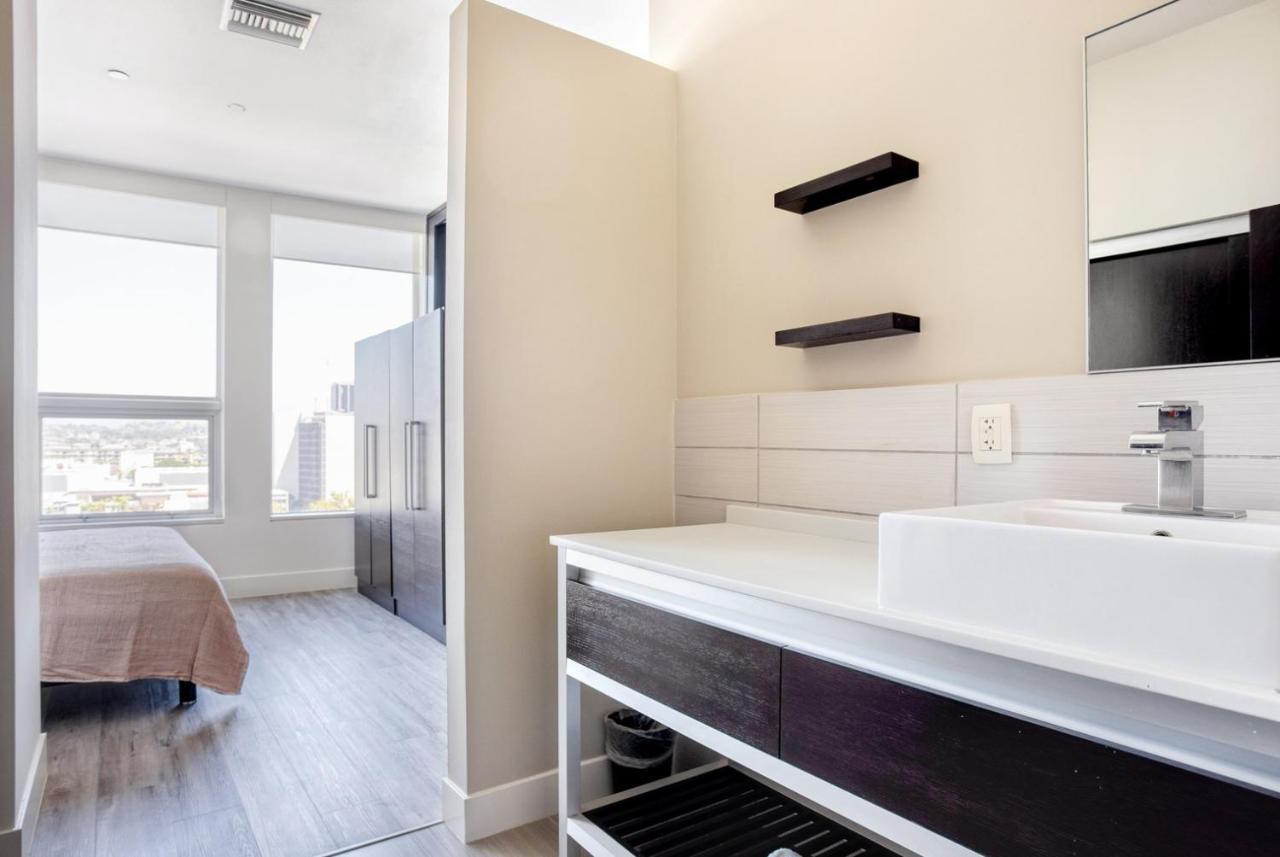 Downtown 2br W Pool Gym Wd Nr Convention Center Lax-1040 Los Angeles
