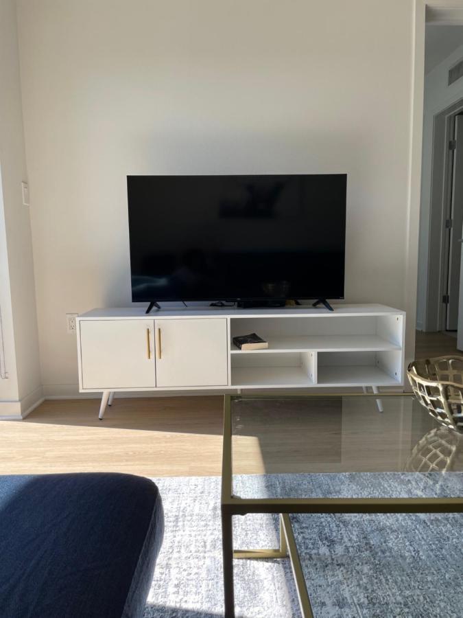 Las Palmas - Modern, Stylish, Spacious, Secure & Tranquil With 2 Master Bedrooms - Wlk To Sm Pier Apartment Los Angeles