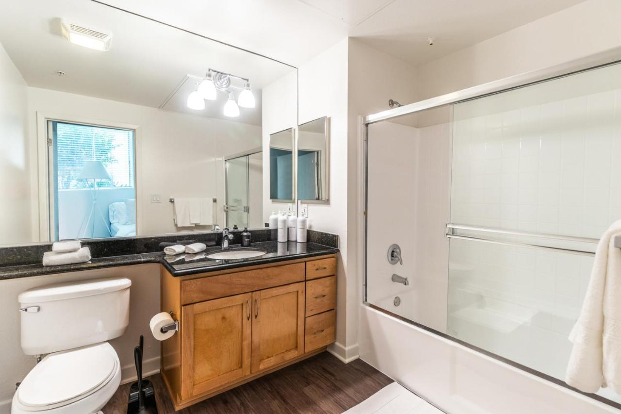 Spacious 2br Near Santa Monica Beach, Walk Everywhere! Apartment