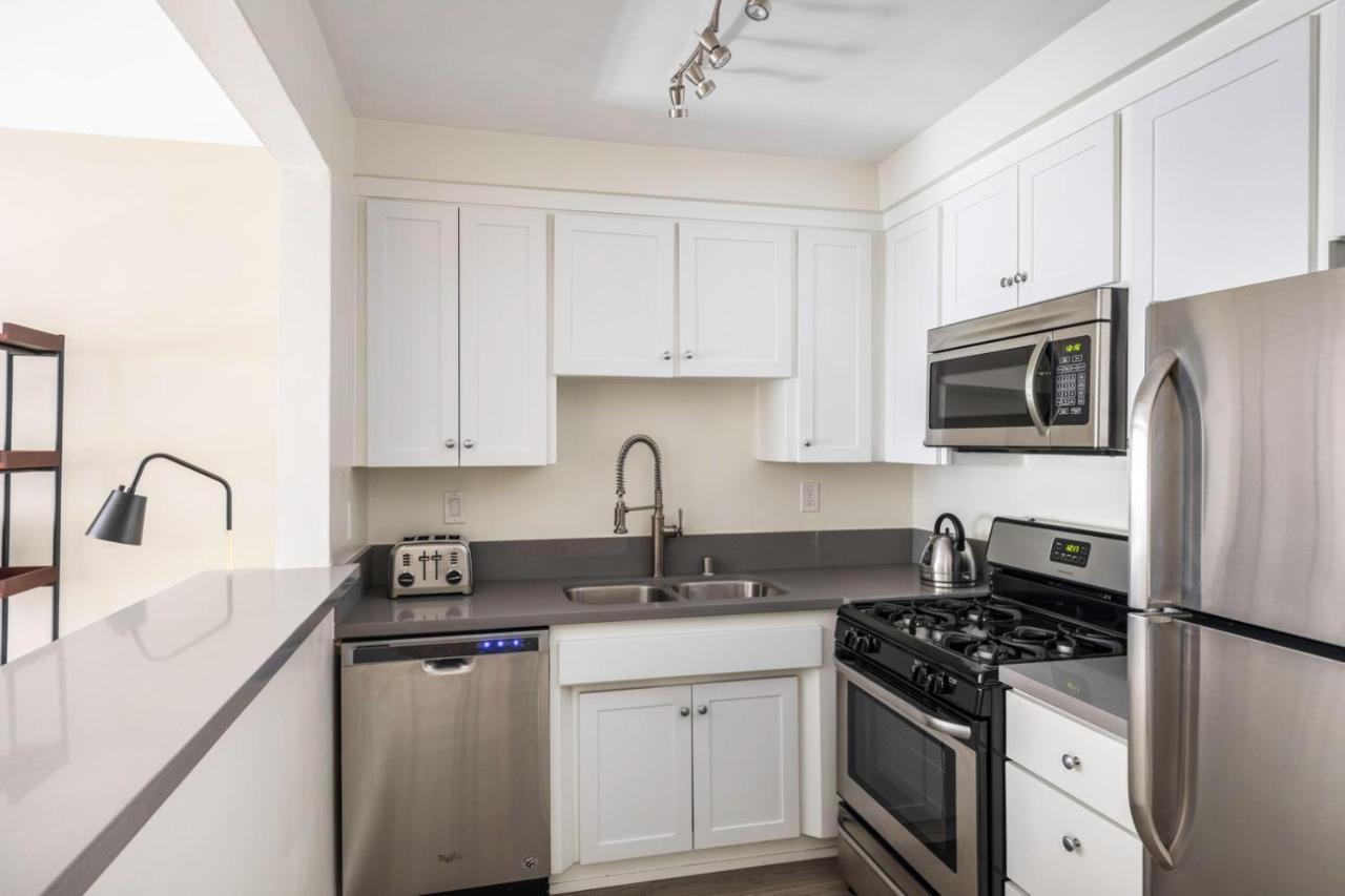 Apartment Santa Monica 1br W Rooftop Nr Santa Monica Pier Lax-297