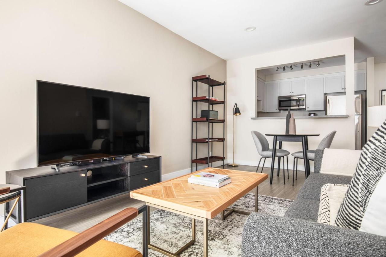 Santa Monica 1br W Rooftop Nr Santa Monica Pier Lax-297
