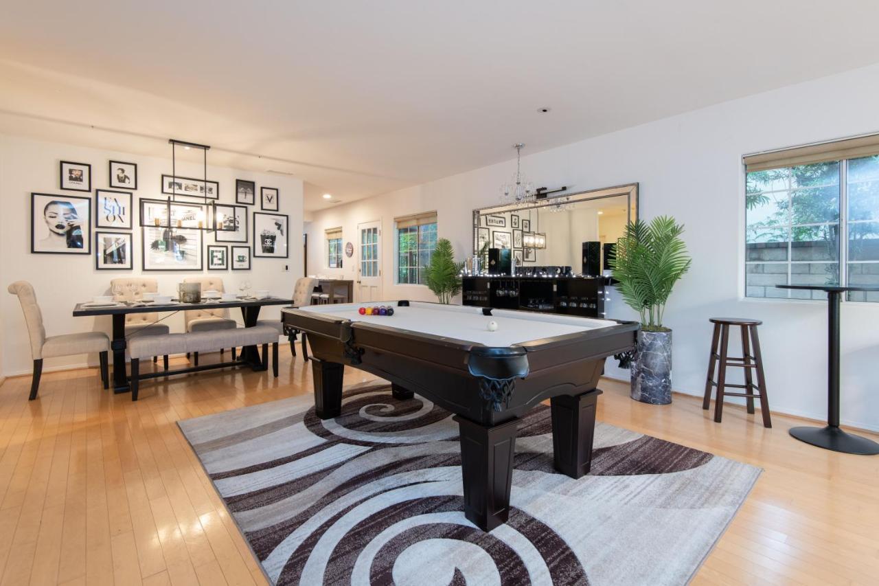 Woodland Hills Paradise Style Holiday home *
