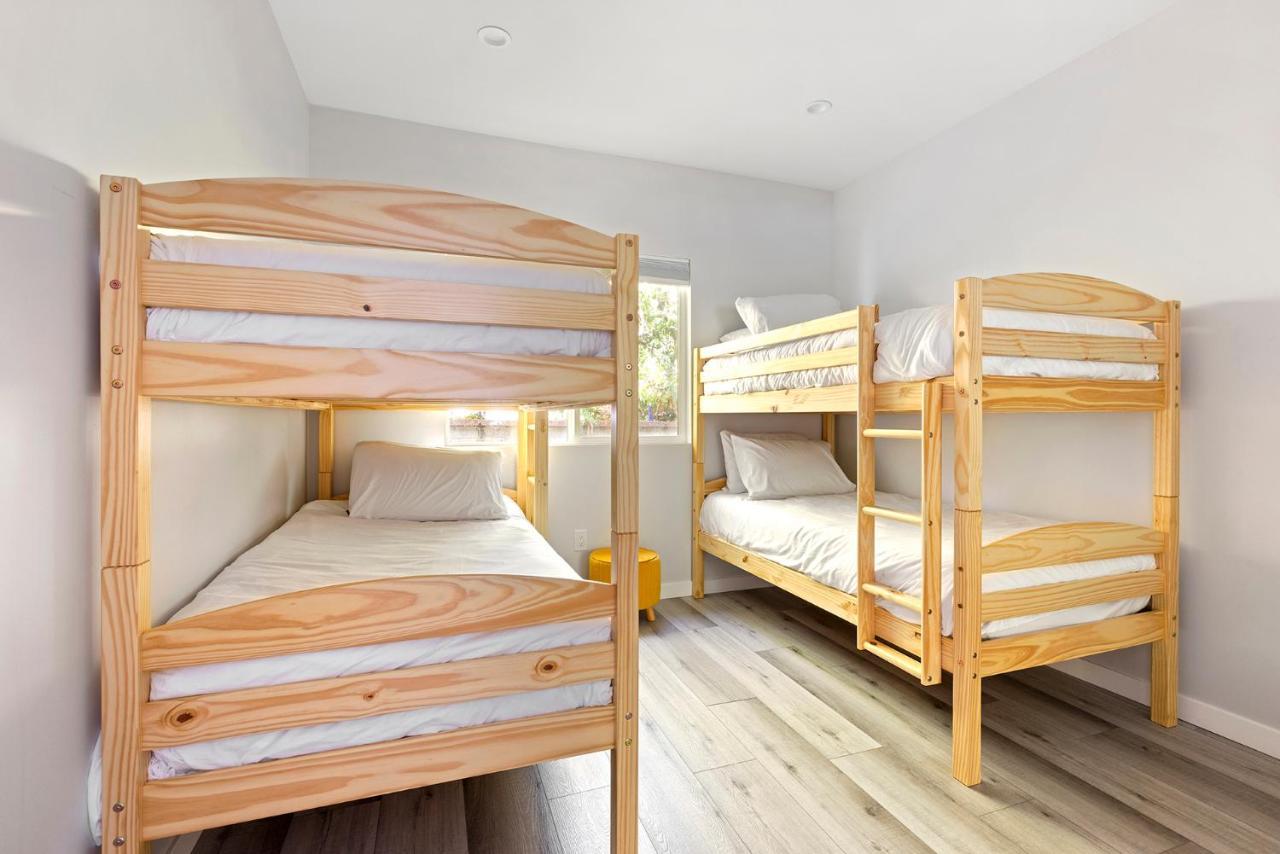 Adorable 3 Bedroom With Jacuzzi & Guest house