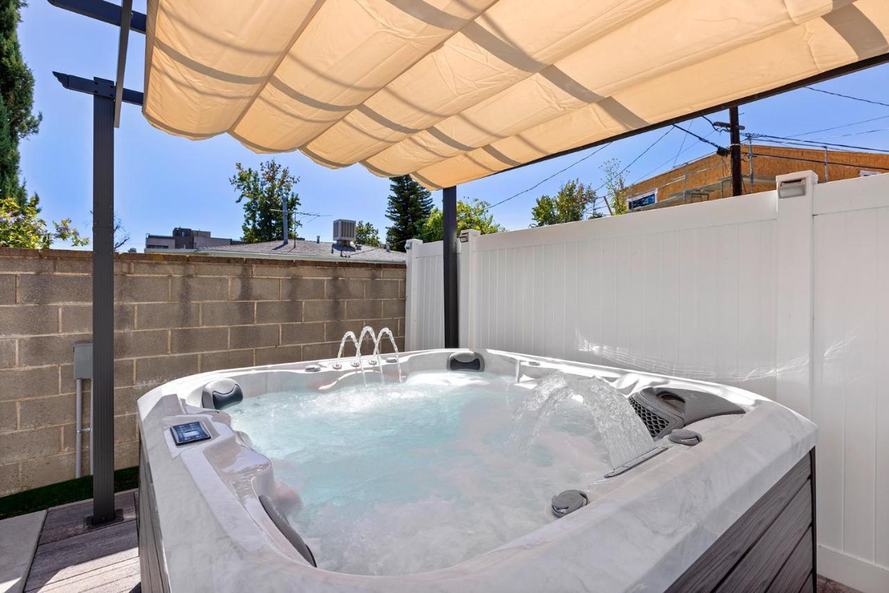 Guest house Adorable 3 Bedroom With Jacuzzi & *