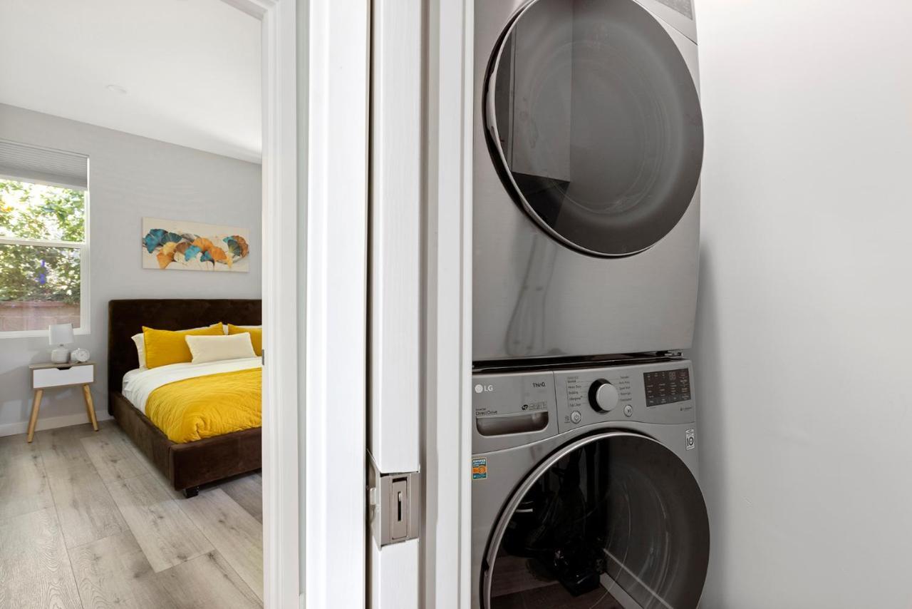 Adorable 3 Bedroom With Jacuzzi & Guest house *