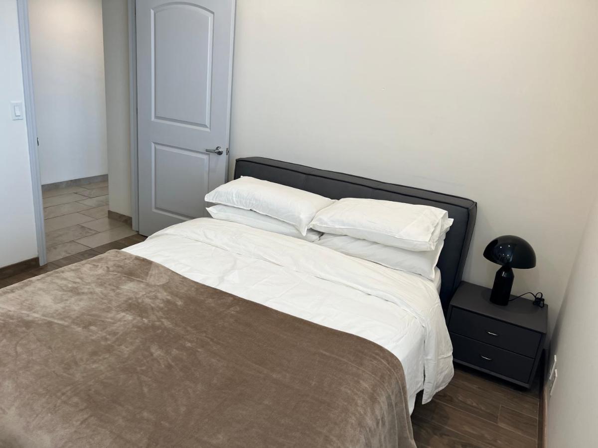 Apartment Hollywood 3 Bedroom Penthouse *