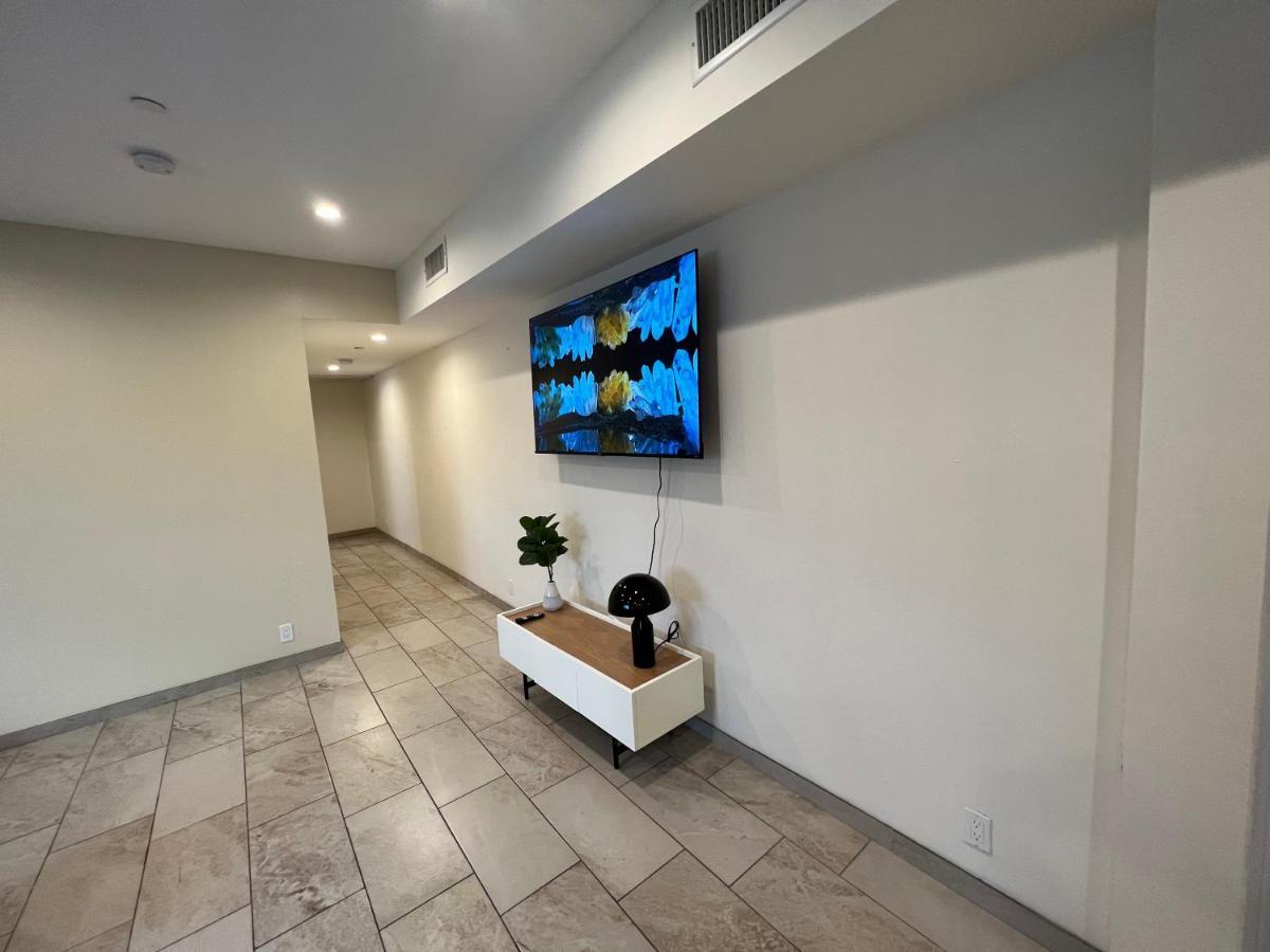 Hollywood 3 Bedroom Penthouse Apartment