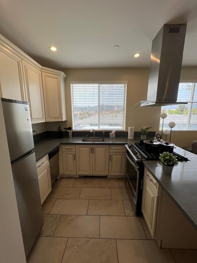 Apartment Hollywood 3 Bedroom Penthouse *