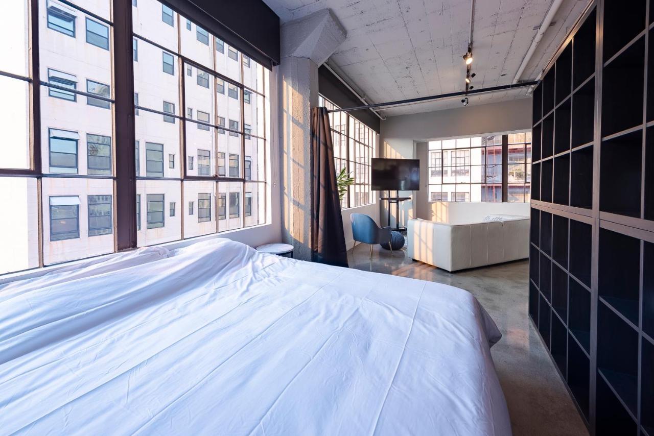 Gorgeous Dtla Artist Loft With Parking And Views Los Angeles