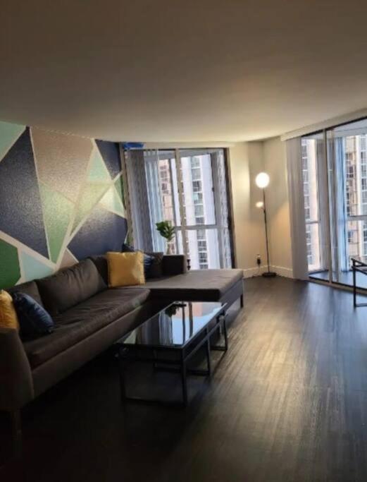 2bedroom Downtown Pool And Gym Onsite. Los Angeles