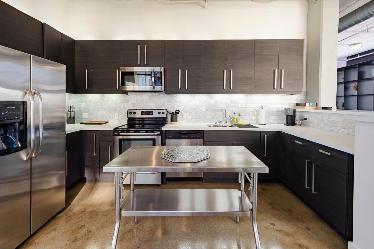 Gorgeous Dtla Artist Loft With Parking And Views Apartment *