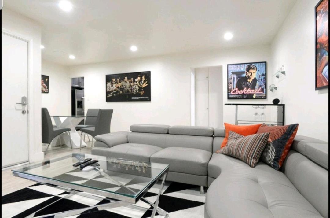 Culver City Living Apartment *