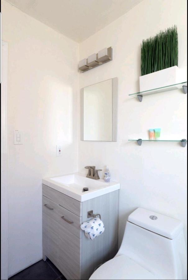 Culver City Living Apartment *