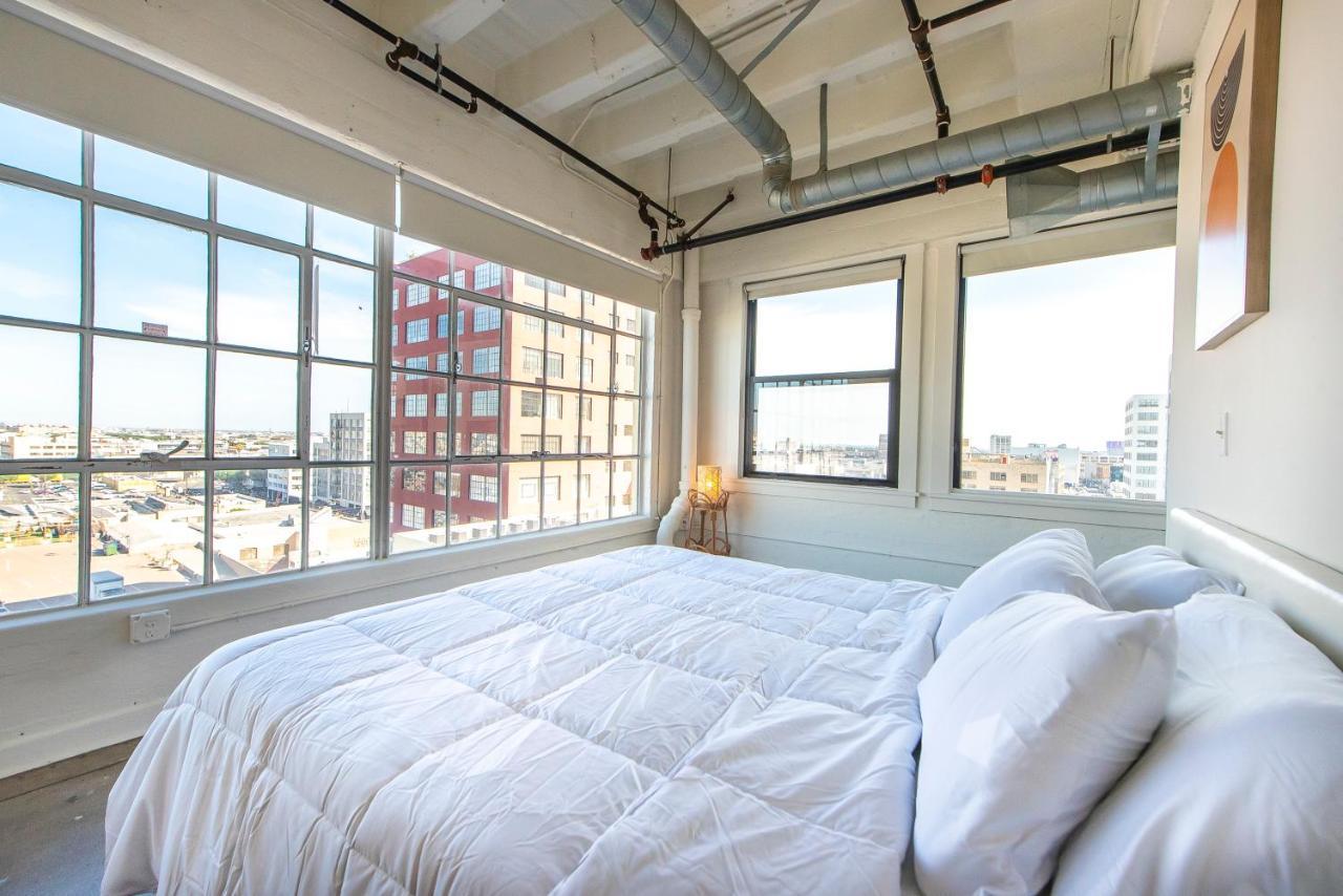 Apartment Stunning Downtown La 2 Bedroom/ 2 Bathroom Loft With Private Balcony. *