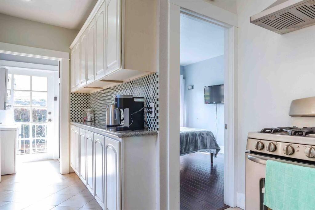 Hollywood House With Parking - Walk To Attractions *